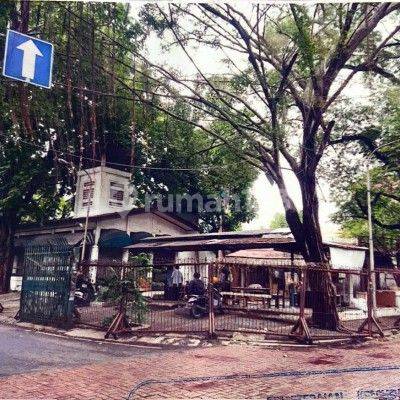 Tanah Kosong Di Pusat Perbelanjaan Pasar Baru 1