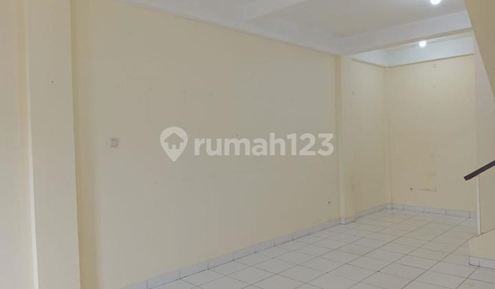 For Rent: 2-Story Shop House Ready to Use at Fresh Market, Kota Wisata Cibubur 2