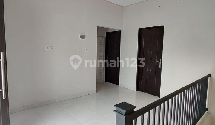 Rumah 2 Lantai Like New di Kayu Putih Jakarta 2