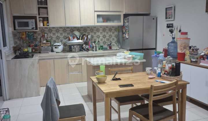 Dijual Rumah 2 Lantai Siap Huni di Perumahan Kota Wisata Cibubur 2