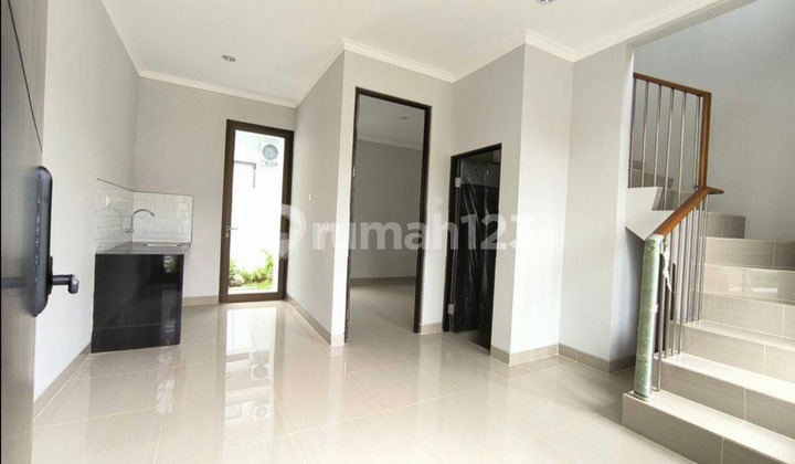 Dijual Rumah 2 Lantai Siap Huni di Citraland Cibubur Monterray 2