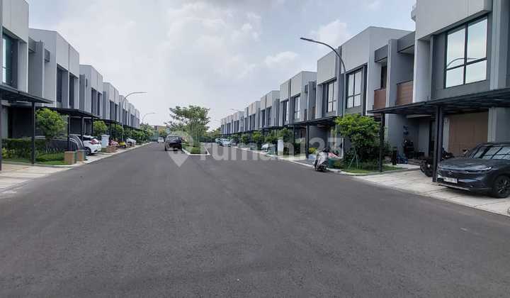 Rumah 2 Lantai Di Depan Taman Cluster Magenta Summarecon Bekasi 2