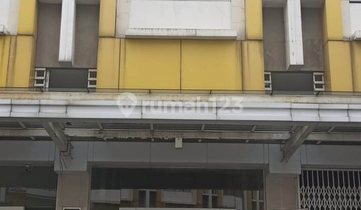 Ruko 3 Lantai Strategis Di Komplek Ruko Emerald Summarecon Bekasi