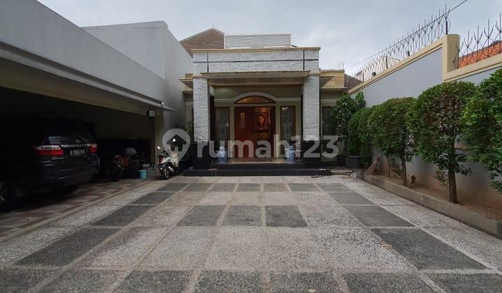 Di Jual Rumah Cantik Modern Classic Di Kebayoran Baru 