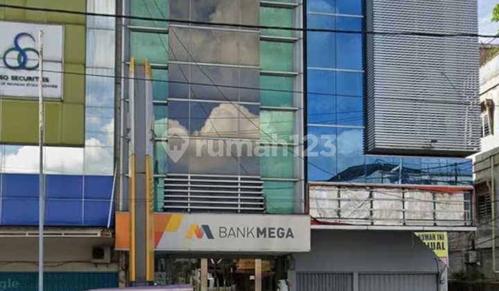Strategic 3-Story Shophouse Near Ciputra Mall