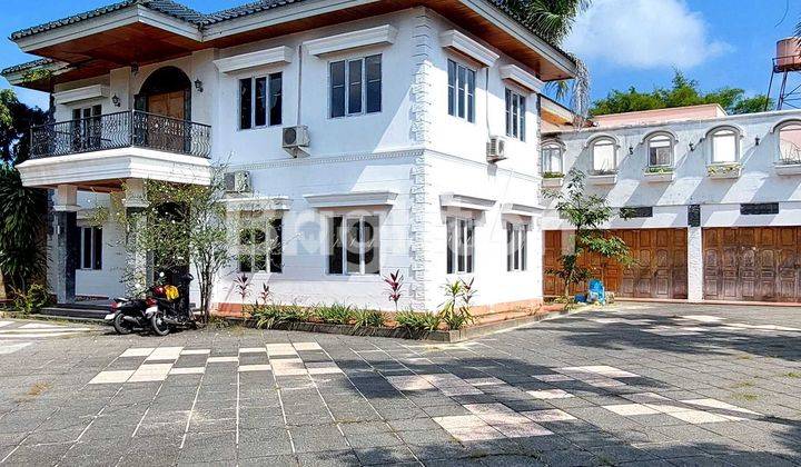 Ex Konsul Singapore Rumah Mewah Cemara 1