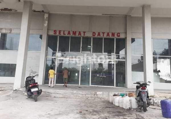 Warehouse Area 4,487M² on Jl. Soekarno Hatta, Pekanbaru Warehouse Area 4,487M² on Jl. Soekarno Hatta, Pekanbaru