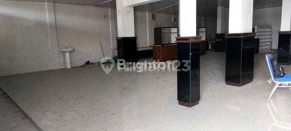 3-Door Strategic Shop House on Soekarno Hatta Street - Pekanbaru 2