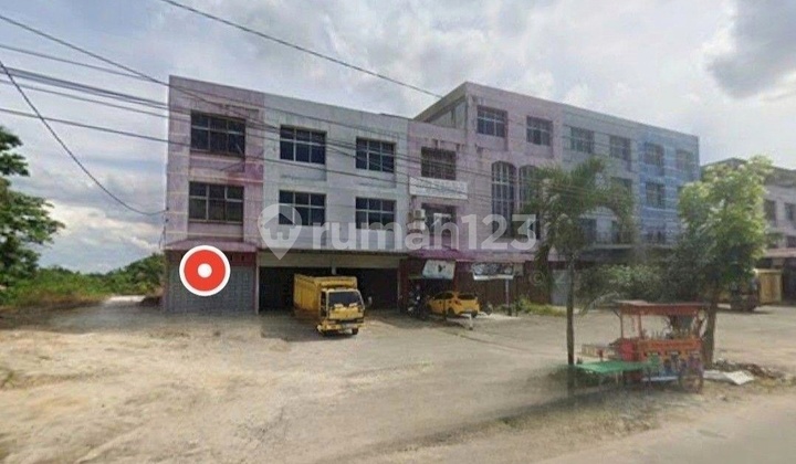 3-Door Strategic Row House in Harapan Raya, Pekanbaru