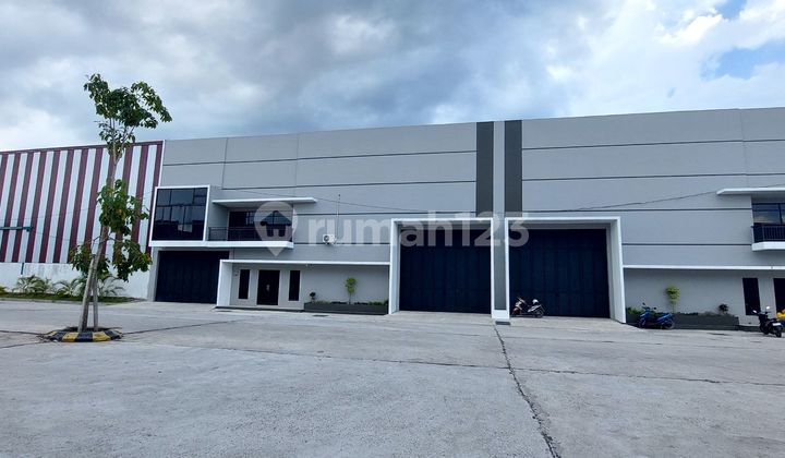 Strategic 2-Storey Warehouse, Ready to Operate Garuda Sakti Strategic 2-Storey Warehouse, Ready to Operate Garuda Sakti