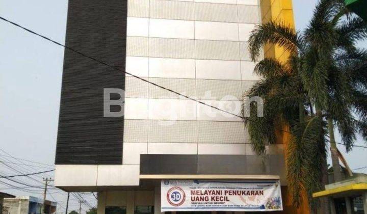 GEDUNG EX BANK DI PUSAT KOTA PEKANBARU 1