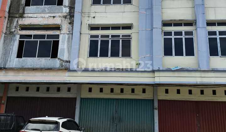 Premium 2-Door Shophouse Near Ska Mall & Living World – Soekarno Hatta Street, Pekanbaru