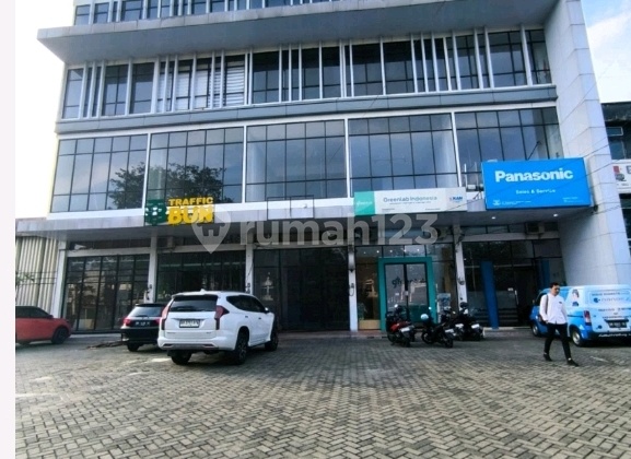 Premium 4-Storey Shop House Strategically Located in the Heart of Business on Jl. Arifin Ahmad, Pekanbaru