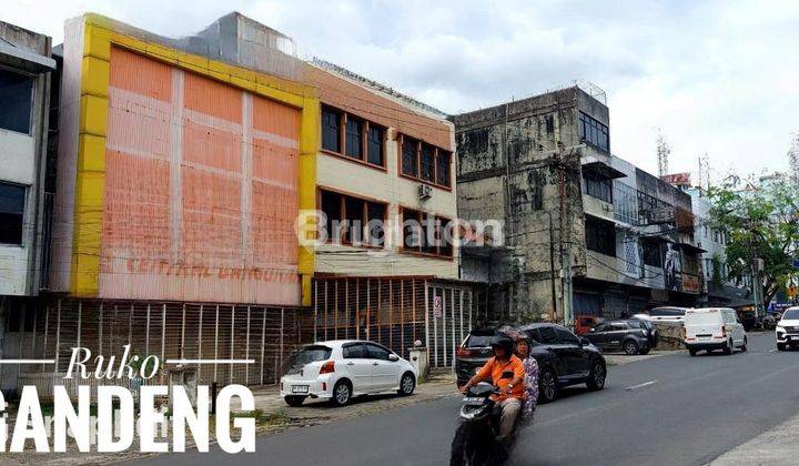 Ruko Gandeng 3 Pintu Strategis Pusat Kota Di M. Yamin 1
