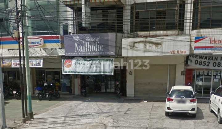 3-Storey Premium Ruko on Riau Street, 3 Minutes to Ciputra Mall Pekanbaru 2