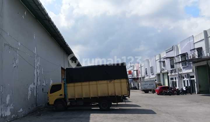 Spacious Warehouse in Panam Pekanbaru, Easy Access to Highway