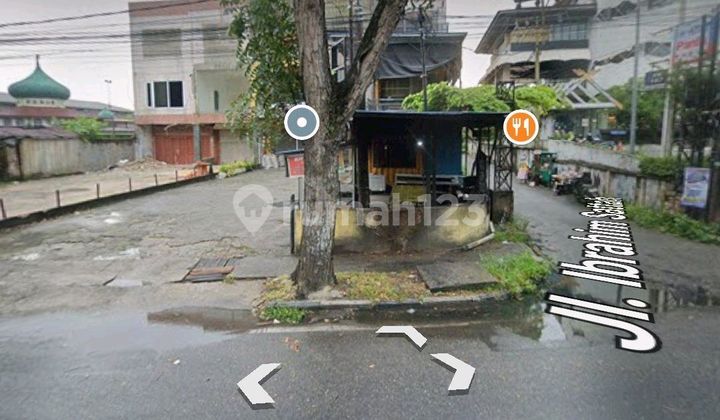 5-Door Attached Shop House on Sudirman Street, Pekanbaru 2