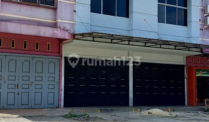 3-Door Strategic Row House in Harapan Raya, Pekanbaru