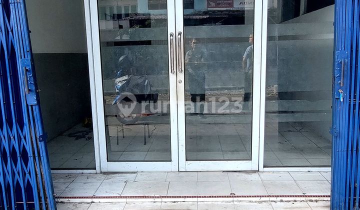 Strategic Center Pekanbaru Shophouse Row