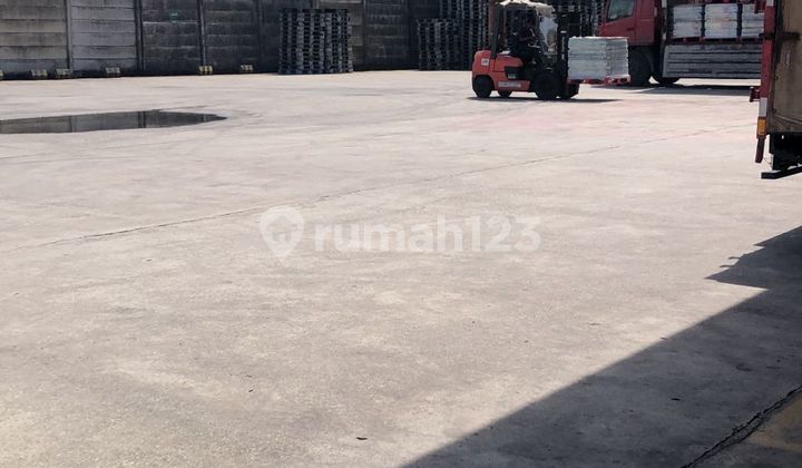 Ready-to-Use Jumbo Warehouse in Pekanbaru Commercial Industrial Area Ready-to-Use Jumbo Warehouse in Pekanbaru Commercial Industrial Area