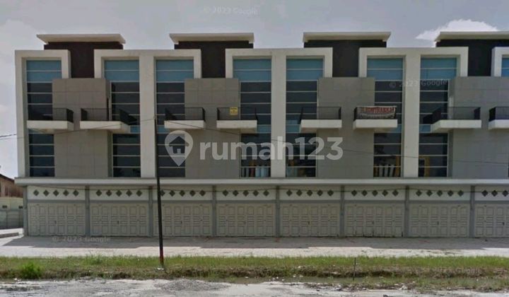 3-Door Connected Shophouse Hr Soebrantas - Panam