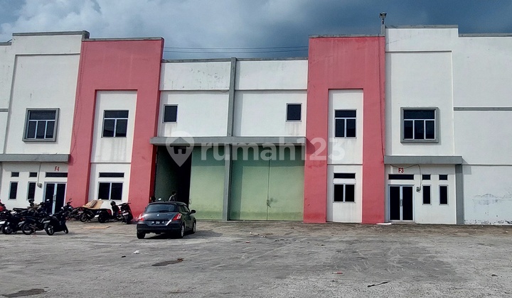 Operational-Ready Warehouse 3,772m² in Industrial Area in Pasir Putih Kampar