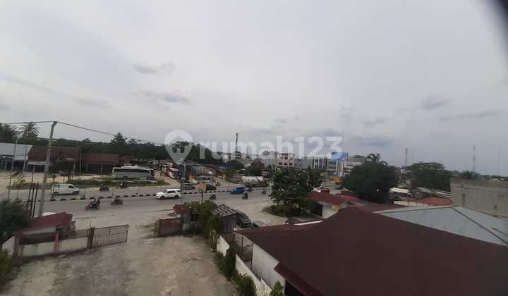 3-Door Shophouse in Hr Soebrantas Pekanbaru, Land Area 1008M²