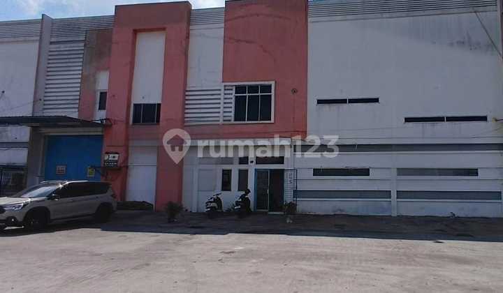 Spacious Warehouse in Panam Pekanbaru, Easy Access to Highway