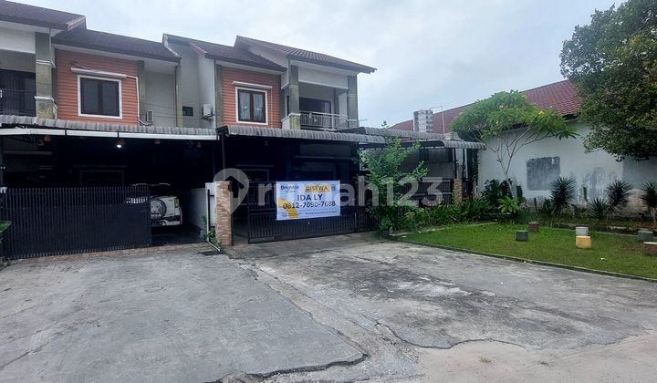 Luxury 6-Bedroom Fully Furnished House In Villa Permata Indah Pekanbaru 1