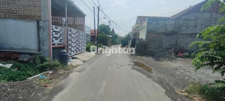 TANAH STRATEGIS SIAP BANGUN 50 METER  KE JALAN RAYA WOLTER MONGINSIDI 2