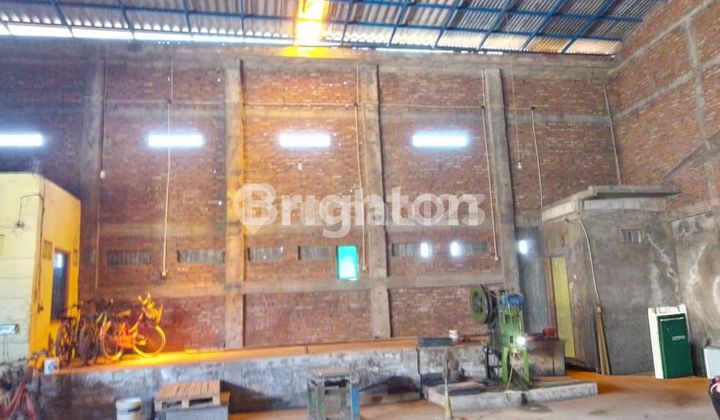 STRATEGIC LOW-COST WAREHOUSE READY TO USE 1