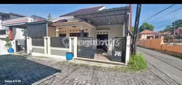 Rumah Hook Siap Huni 3kt Semi Furnis Di Kedungmundu Semarang 1