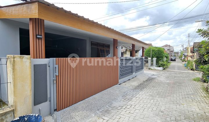 House for Rent with Hook, Cheapest Price and Pucang Gading Location 2