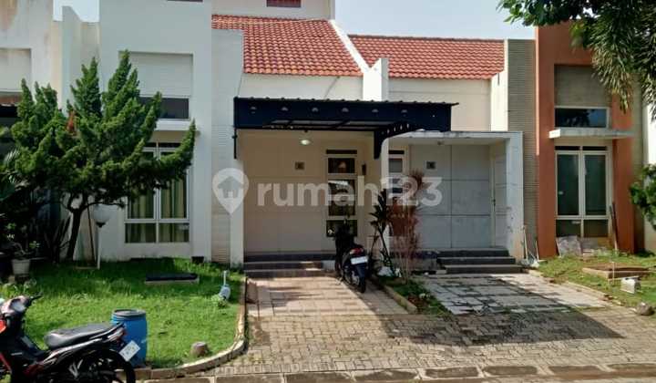 Rumah Dikontrakkan 2 Lantai Semi Furnished Bersih dan Terawat 1