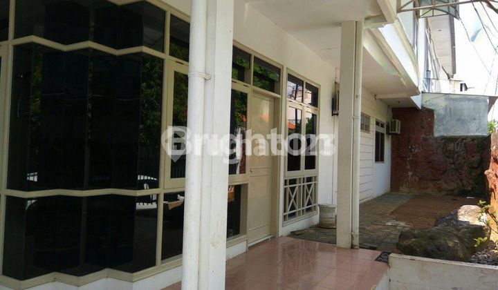 TURUN HARGA RUMAH HOOK PUSAT KOTA STRATEGIS DI JALAN ANGGREK 1