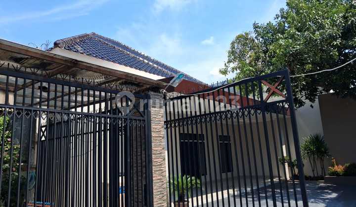 Dijual Rumah Mewah Nyaman dan Siap Huni di Halmahera Semarang 1