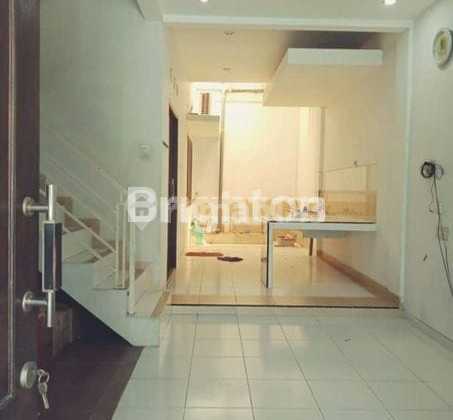 Rumah 2 Lantai Siap Huni 3 Kamar Tidur 3 Kamar Mandi Graha Mukti 1