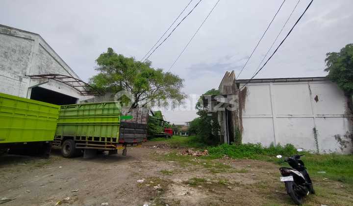 Dijual Tanah dan Bangunan Cocok untuk Investasi Buka Usaha Gudang 2