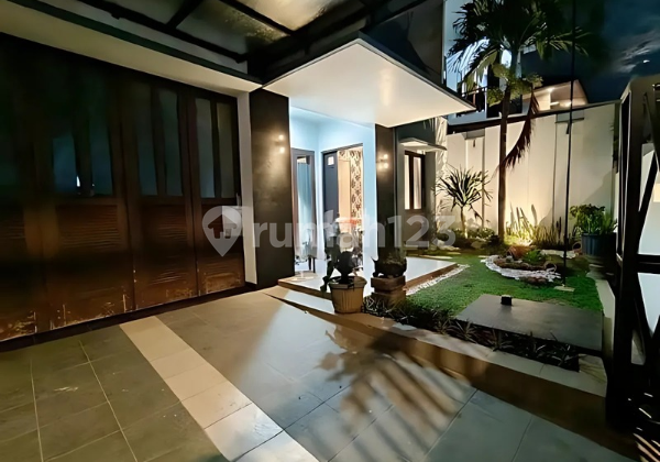 Rumah Mewah Full Furnish 2 Lantai Di Pleburan Pusat Kota Semarang 1