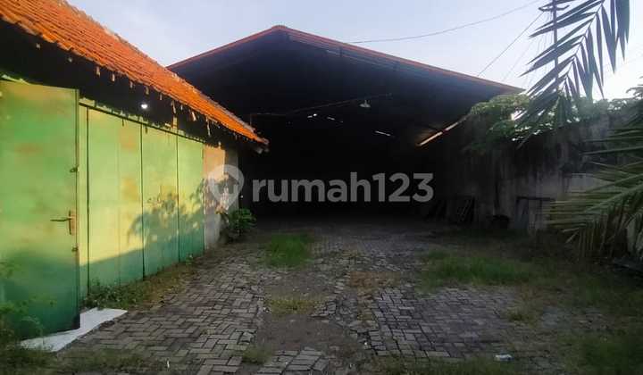 Bandungrejo Mranggen Warehouse, Strategically Located by the Roadside. Bandungrejo Mranggen Warehouse, Strategically Located by the Roadside.