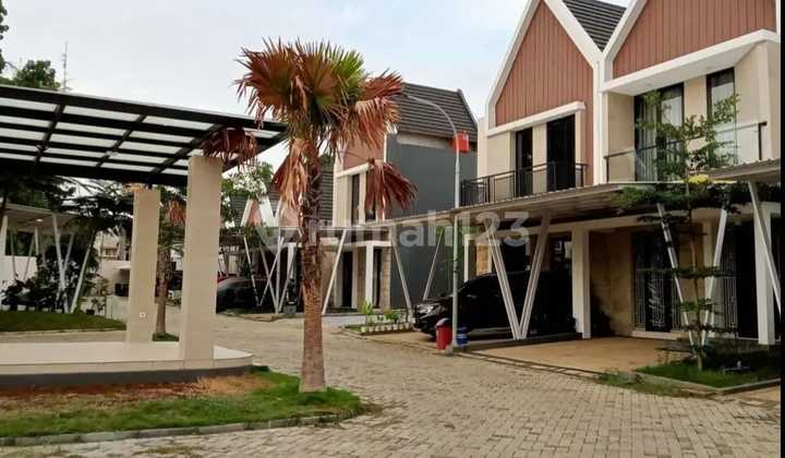 House for Rent Semi-Furnished, Strategic Location in Banyumanik 2