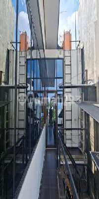 Downtown Business Space, serene residence, second-floor office, and exclusive rooms. 2