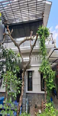 Downtown Business Space, serene residence, second-floor office, and exclusive rooms. 1