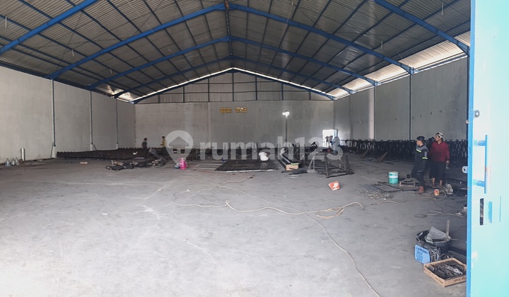 Roadside Warehouse in Bawen Ambarawa 2