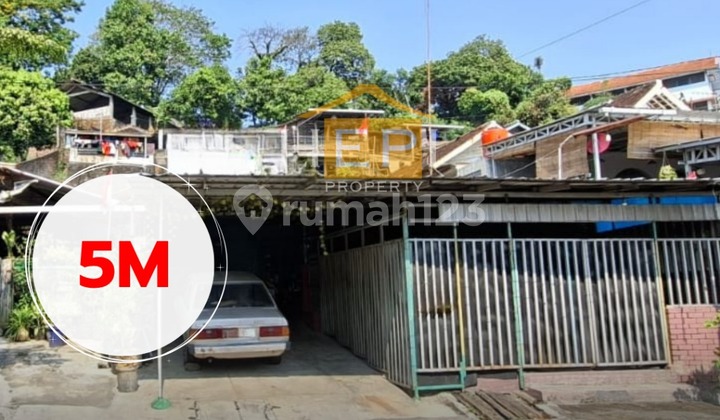 Rumah Hitung Tanah Luas Di Tengah Kota, lingkungan ramai, padat penduduk tidak macet, tidak banjir