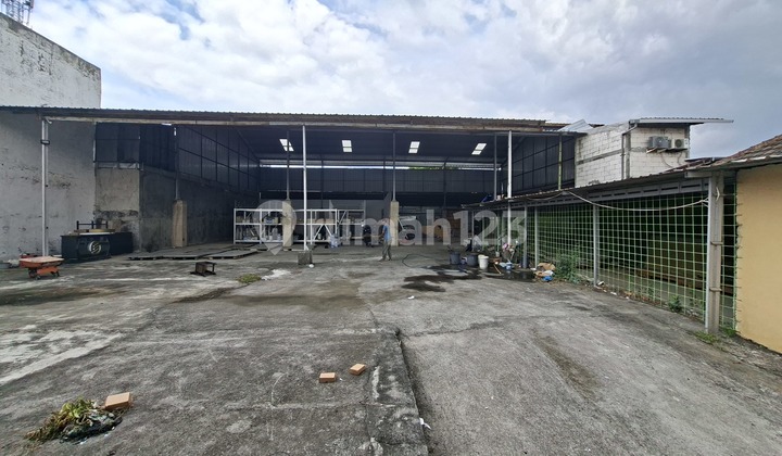 Warehouse Near Port Semi-Open Cheap Truck Dual Wheel Access 1