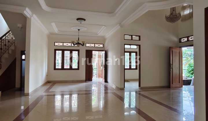 Hunian Hook Strategis di Pesona Khayangan 2