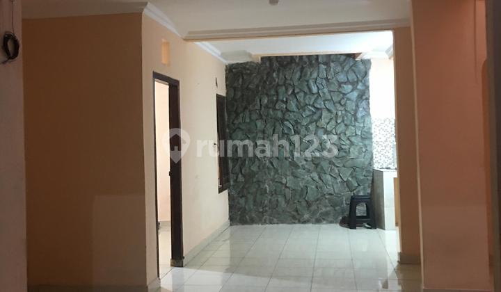 Hunian Strategis 2 Lantai di Komplek Pelni 2