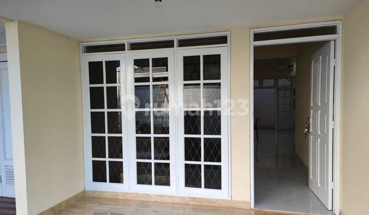 Strategic House in Beautiful Tanjung Barat 2