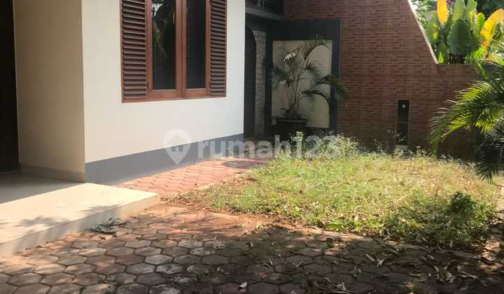 Strategic House in Beautiful Tanjung Barat 2